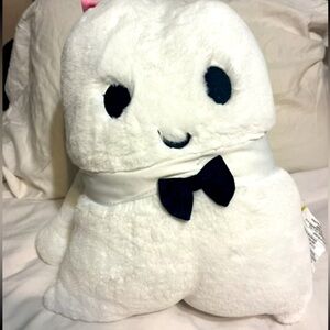 Cute ghost pillows … boy and girl :)